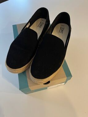 TOMS Black Women’s Espadrille Platform Slip-On Sneakers